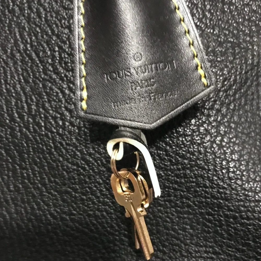 Louis Vuitton Suhali Noir Lockit PM Bag - Picture 4 of 14